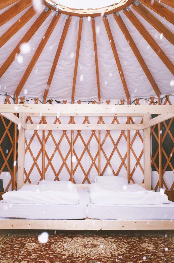 The Yurts At Margo'S Garden, Kiroro Hotell Akaigawa Eksteriør bilde