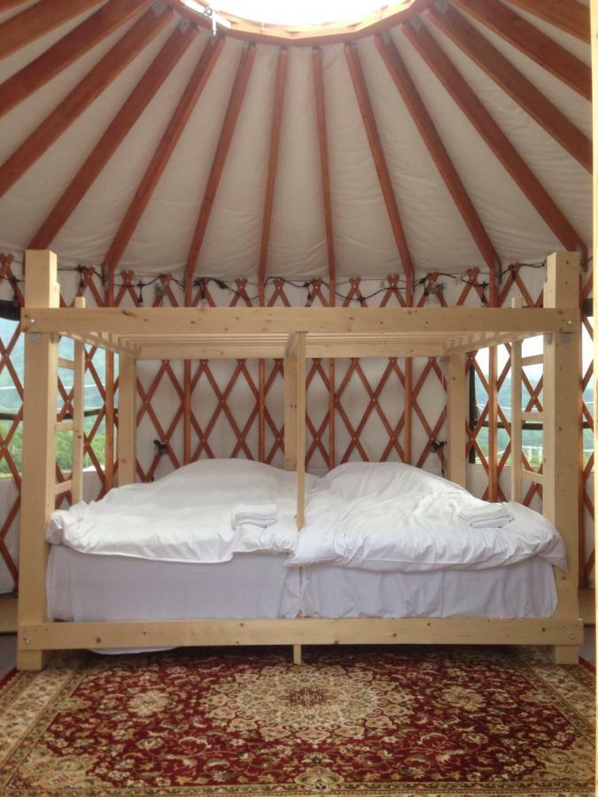 The Yurts At Margo'S Garden, Kiroro Hotell Akaigawa Eksteriør bilde