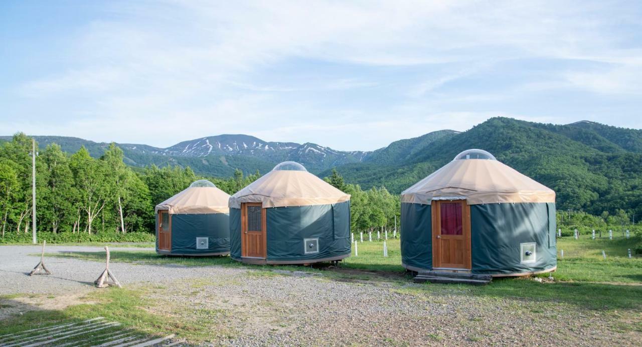 The Yurts At Margo'S Garden, Kiroro Hotell Akaigawa Eksteriør bilde